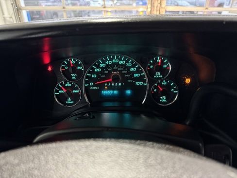 Used 2018 Chevrolet Express 2500 Extended image 16