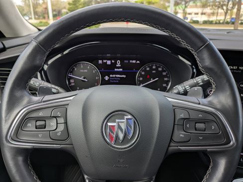 Used 2022 Buick Envision Essence w/ Technology Package I image 31