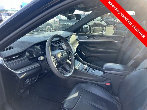 Used 2023 Jeep Grand Cherokee Overland image 9