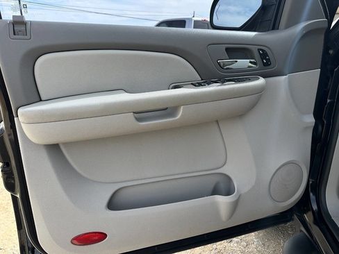 Used 2009 Chevrolet Suburban LT w/ Luxury Package image 19