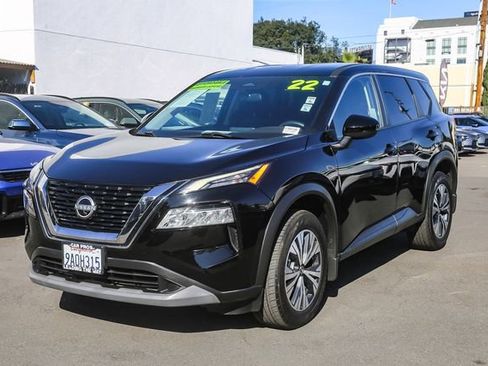 Used 2022 Nissan Rogue SV image 5