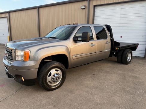 Used 2014 GMC Sierra 3500 Denali image 5