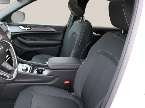 New 2025 Jeep Grand Cherokee L Laredo image 12