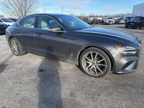 Used 2023 Genesis G70 2.0T image 3