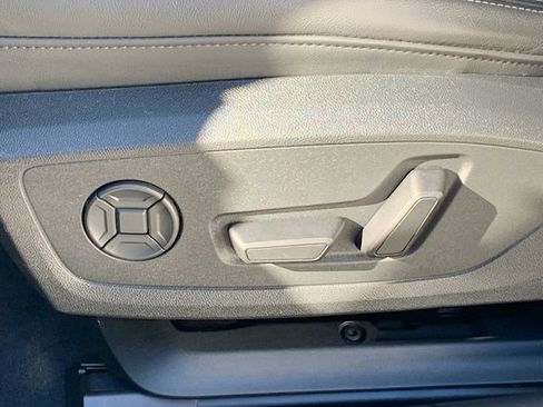 Used 2025 Audi A6 2.0T Premium image 41