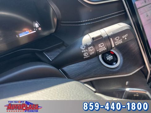 Used 2024 Jeep Grand Cherokee Limited image 28