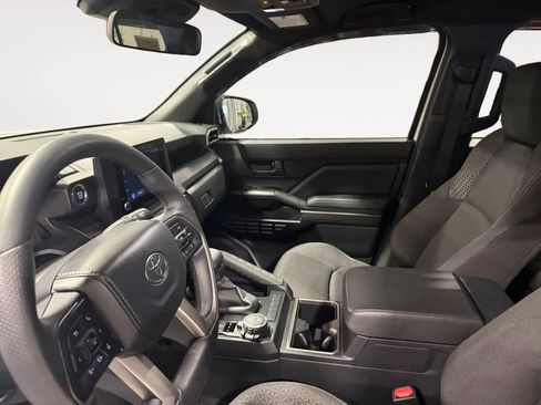 Used 2025 Toyota 4Runner SR5 AWD/4WD image 10