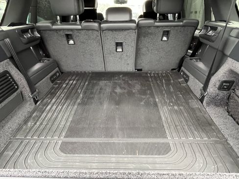 Used 2025 Land Rover Range Rover Long Wheelbase SE image 30