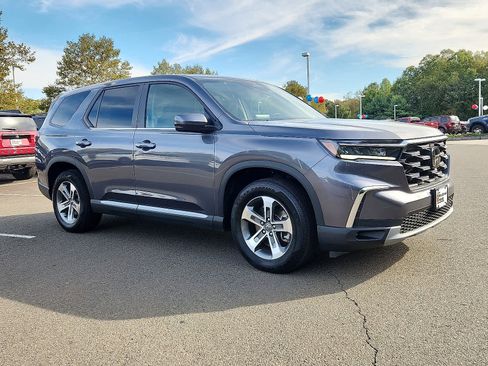 Certified 2025 Honda Pilot EX-L image 4