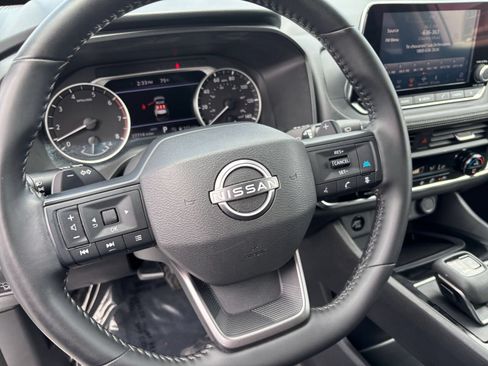 Used 2025 Nissan Rogue SV AWD/4WD image 29