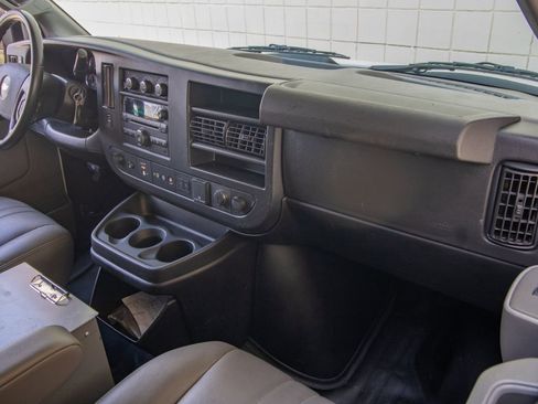 Used 2020 Chevrolet Express 3500 Extended w/ Driver Convenience Package image 17
