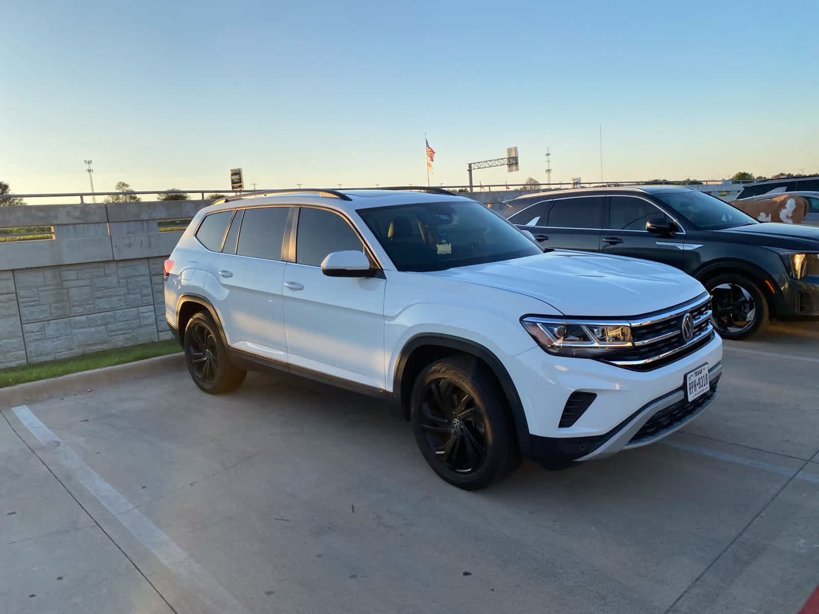 Used 2022 Volkswagen Atlas SE AWD/4WD image 3