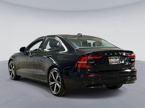 Used 2023 Volvo S60 B5 Plus w/ Climate Package FWD image 12