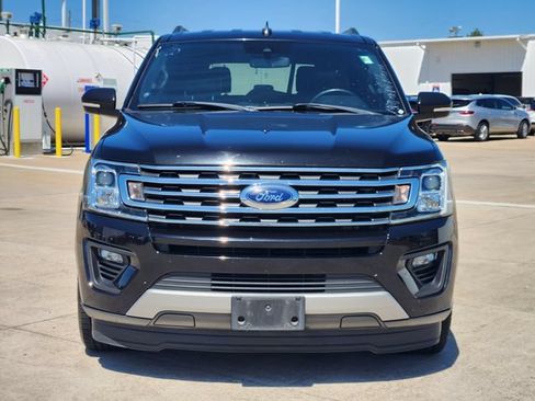 Used 2019 Ford Expedition XLT w/ Equipment Group 202A RWD image 2