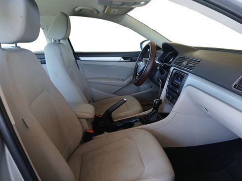 Used 2016 Volkswagen Passat 1.8T S w/ Lighting Package (P06) image 15