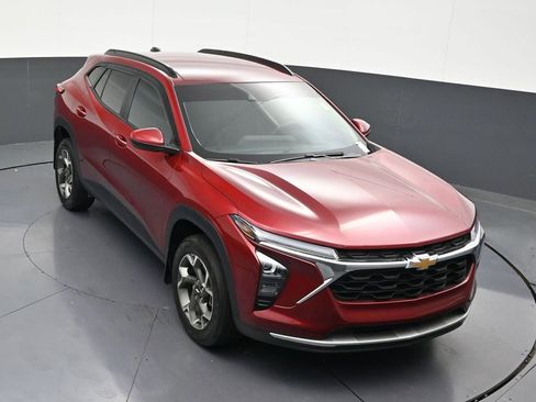Used 2024 Chevrolet Trax LT image 27