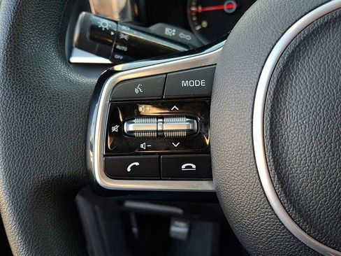 Used 2023 Kia Sorento LX image 22