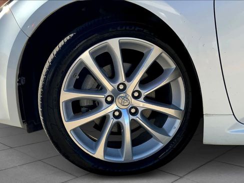 Used 2014 Toyota Avalon Limited image 10