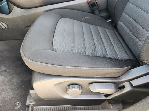 Used 2024 Ford Edge SE w/ Black Appearance Package image 25