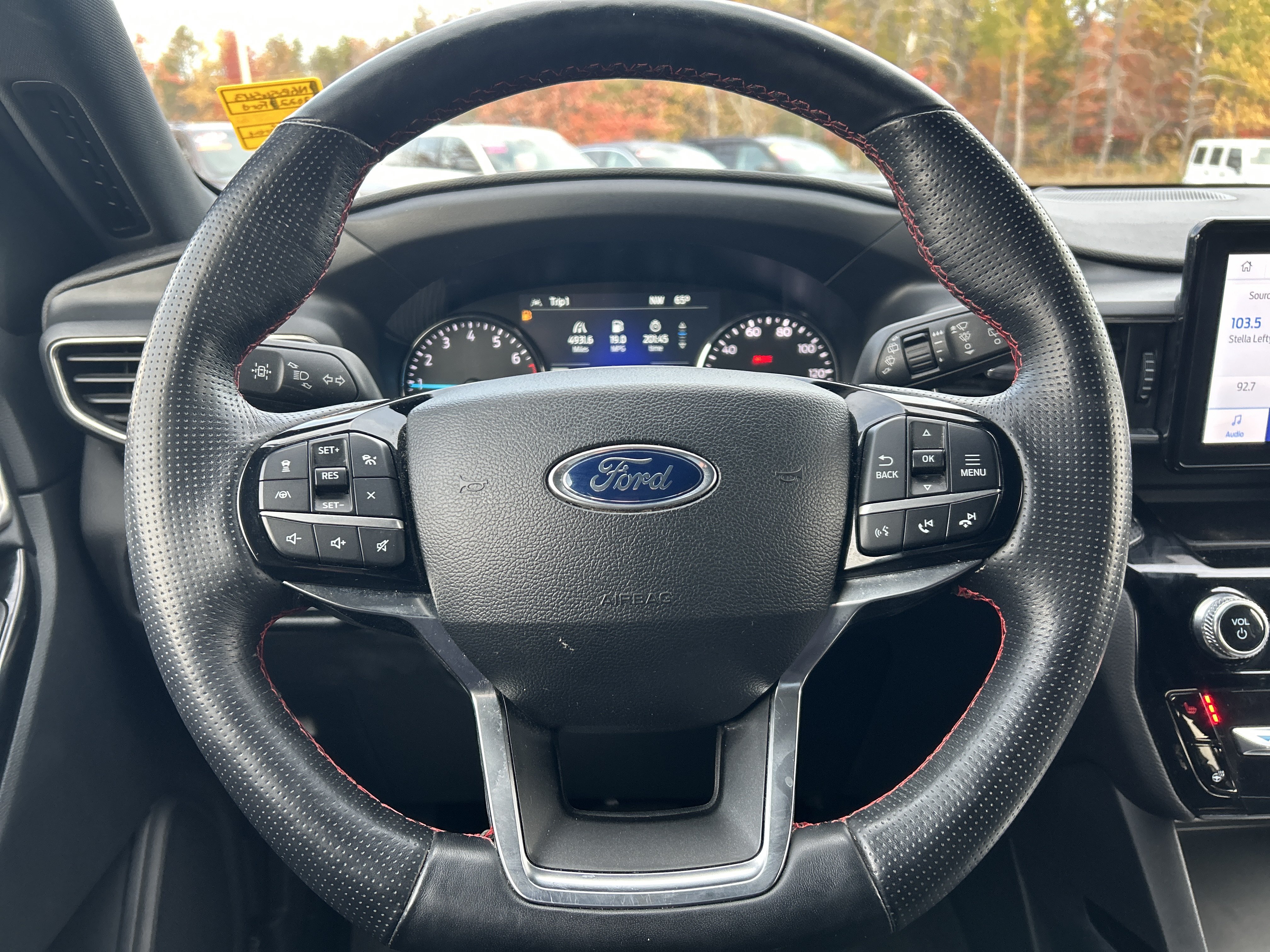 Used 2022 Ford Explorer ST-Line w/ Class IV Trailer Tow Package AWD/4WD image 13