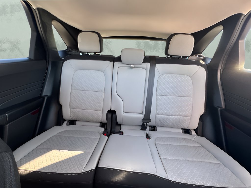 Used 2024 Ford Escape Active w/ Tech Pack #2 AWD/4WD image 11