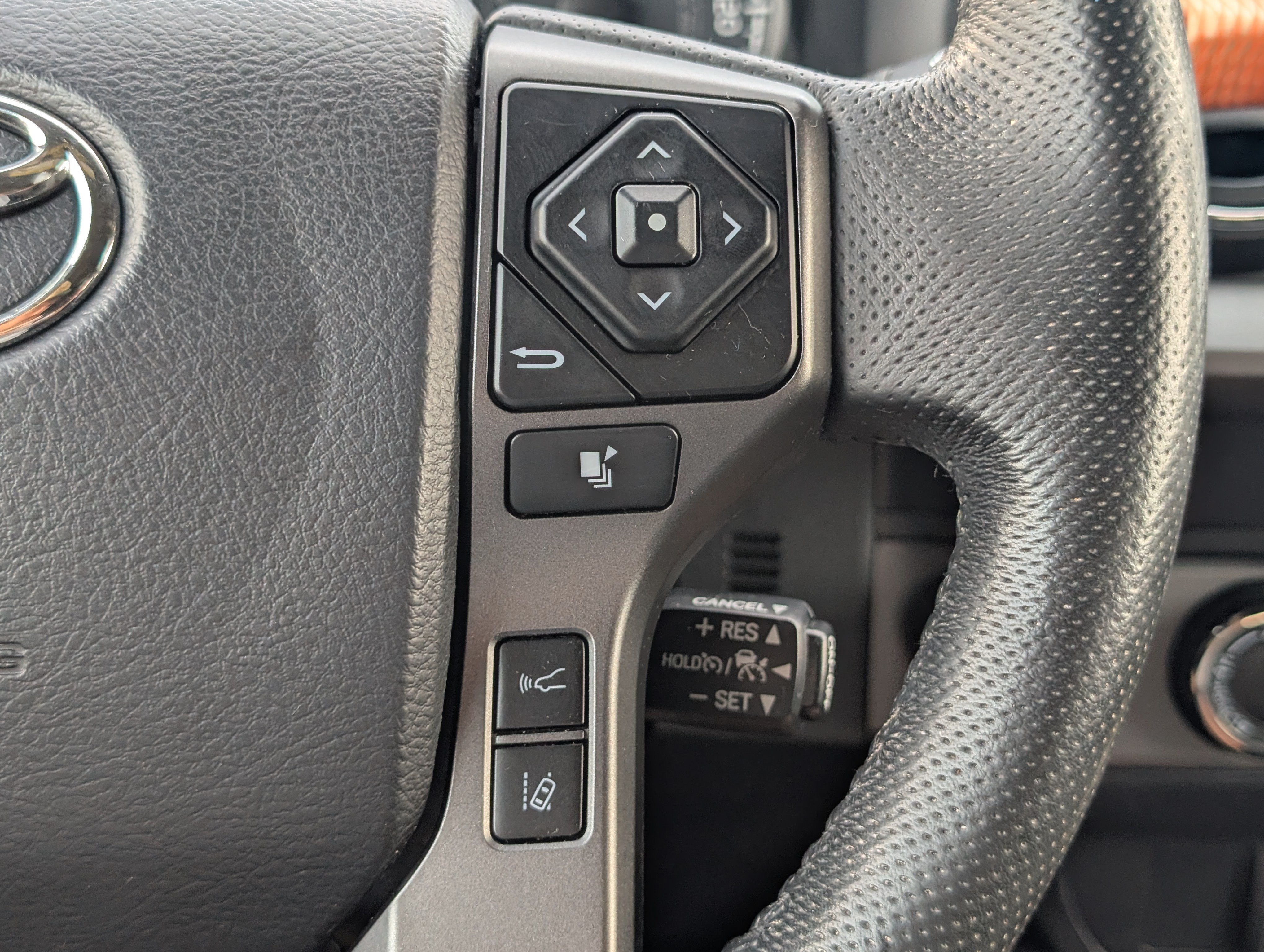 Used 2021 Toyota Tacoma TRD Sport AWD/4WD image 16