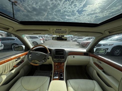 Used 2005 Lexus LS 430 w/ Ultra Luxury Pkg RWD image 26