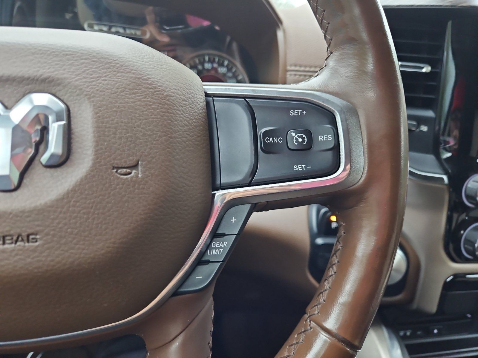 Used 2019 RAM 1500 Laramie RWD image 30
