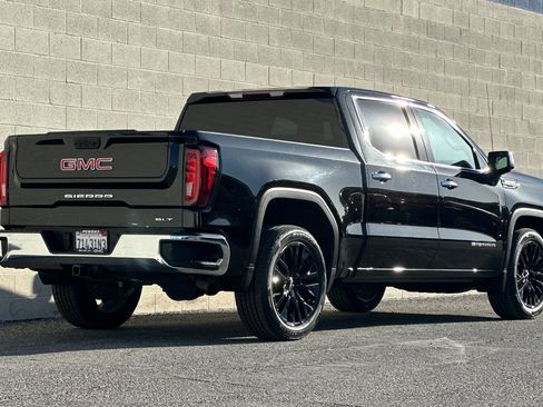 Certified 2022 GMC Sierra 1500 SLT image 4