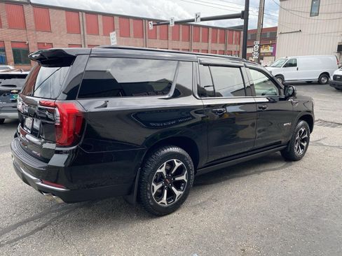 Certified 2025 GMC Yukon XL AT4 w/ AT4 Premium Plus Package AWD/4WD image 7