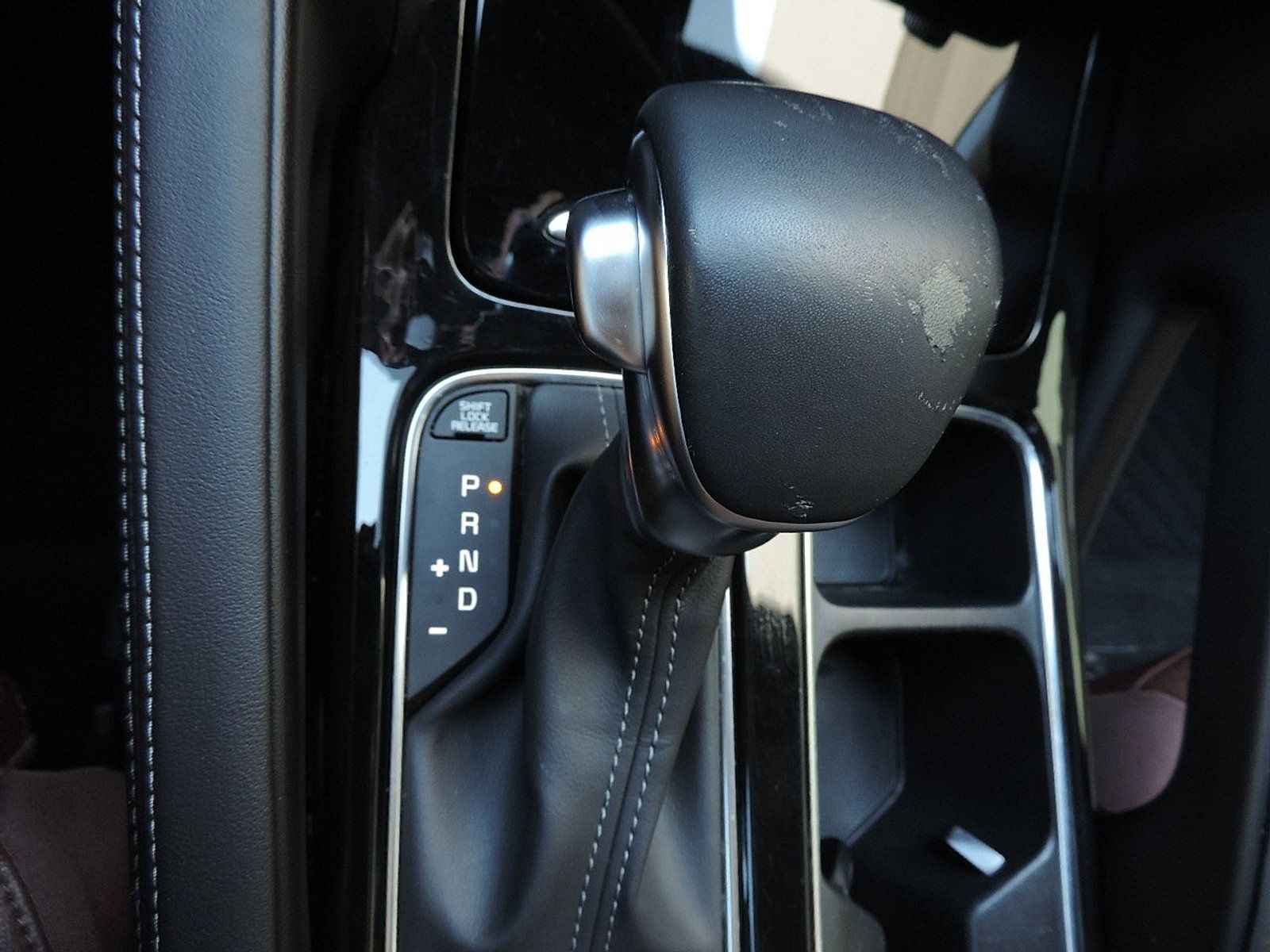 Used 2024 Kia Telluride SX w/ Towing Package FWD image 21