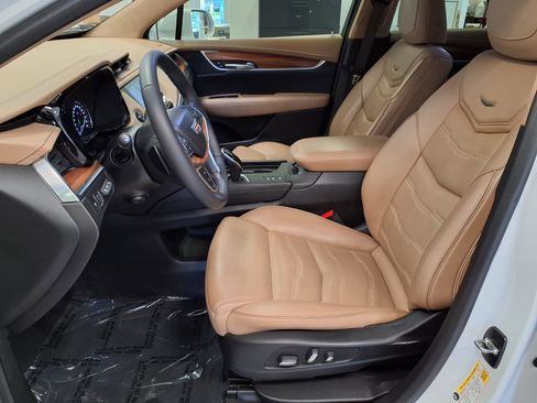 Used 2018 Cadillac XT5 Platinum w/ Driver Assist Package AWD/4WD image 21