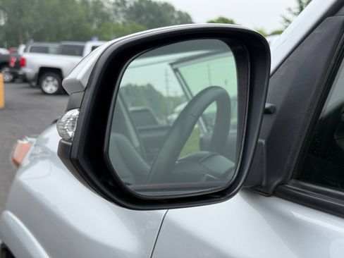 Used 2018 Toyota 4Runner SR5 image 36