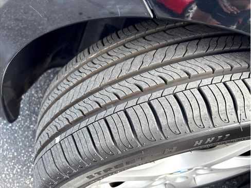 Used 2008 BMW 135i Convertible image 18