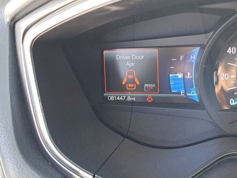 Used 2020 Ford Fusion SE image 9