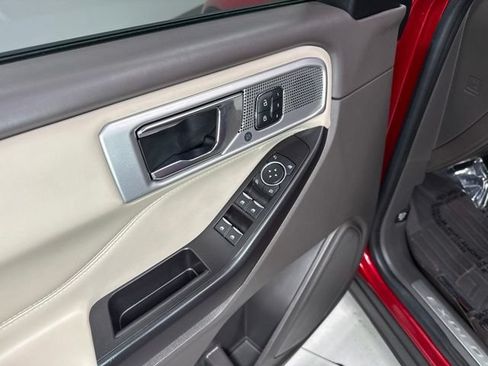 Used 2020 Ford Explorer Platinum AWD/4WD image 14