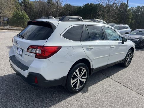 Used 2018 Subaru Outback 2.5i Limited image 7