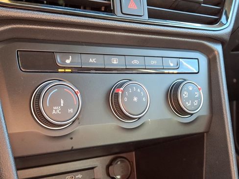 Certified 2022 Volkswagen Taos S image 15