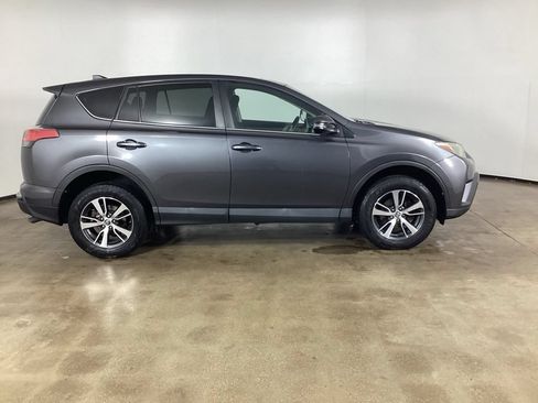 Used 2018 Toyota RAV4 XLE FWD image 4
