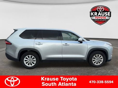 Used 2025 Toyota Grand Highlander FWD image 9