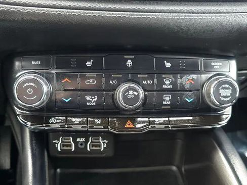 Certified 2024 Dodge Durango SXT image 12