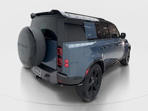 Used 2024 Land Rover Defender 110 X-Dynamic SE AWD/4WD image 7