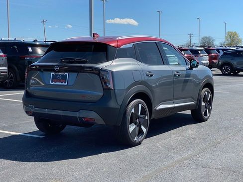 New 2025 Nissan Kicks SR image 4