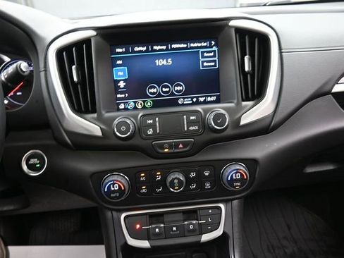 Used 2023 GMC Terrain SLT w/ Infotainment Package II image 10