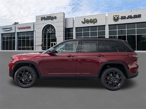 New 2025 Jeep Grand Cherokee Limited image 7