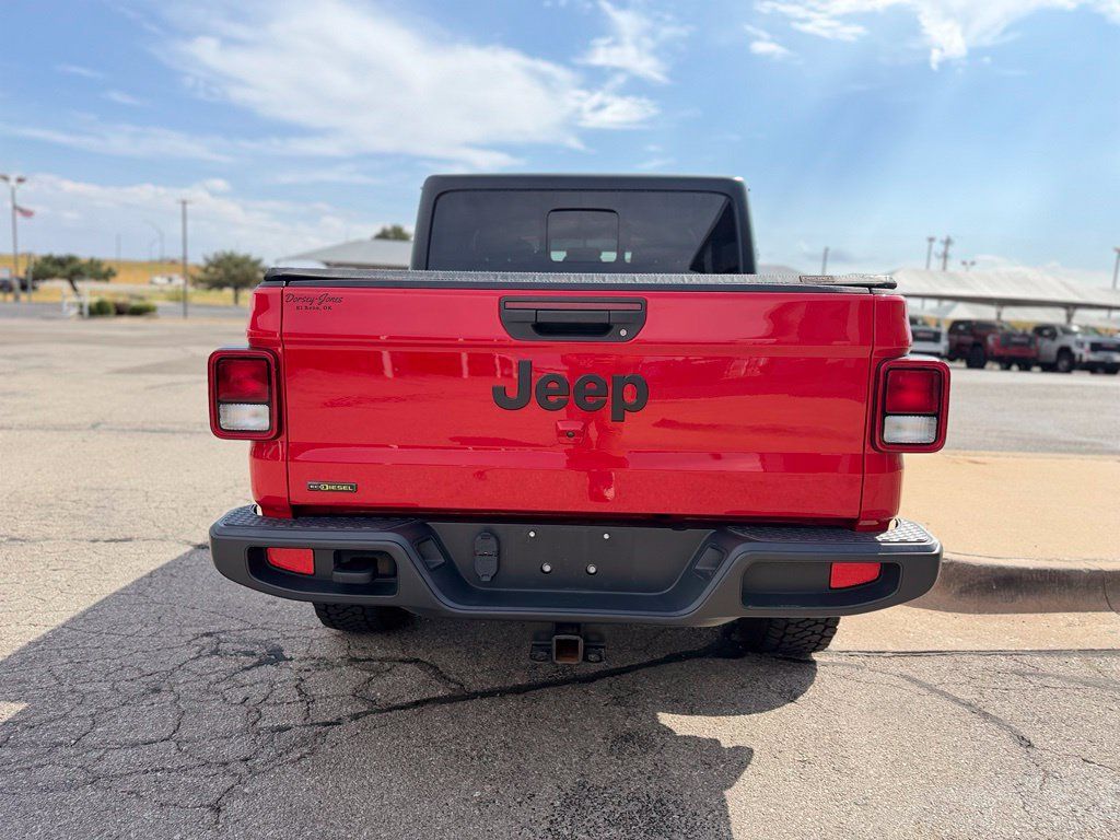 Used 2022 Jeep Gladiator Sport AWD/4WD image 5
