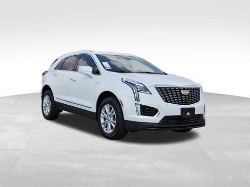 New 2025 Cadillac XT5 Luxury image 1