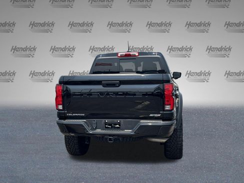 Used 2023 Chevrolet Colorado ZR2 w/ ZR2 Convenience Package III AWD/4WD image 9