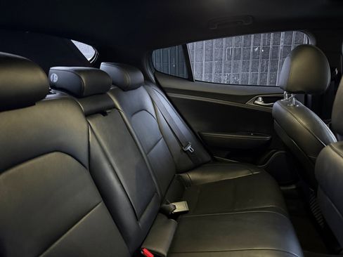 Used 2019 Kia Stinger GT1 image 16