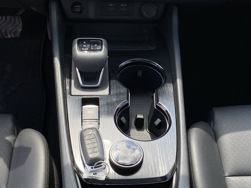 Used 2024 Nissan Rogue SV w/ SV Premium Package image 16